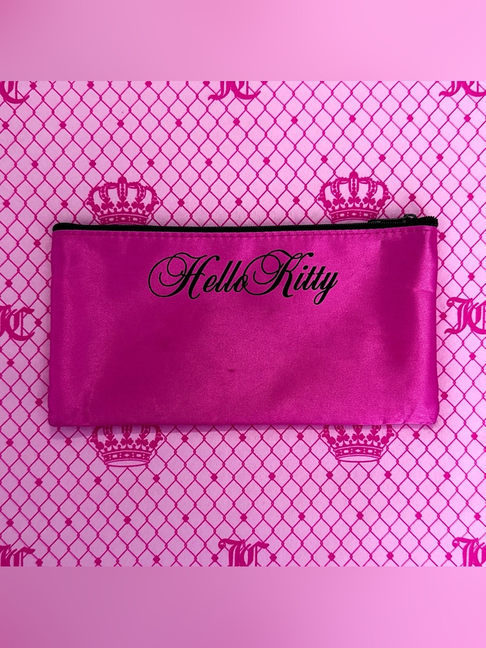 Hello Kitty Princess Pouch - Picture 2 of 3